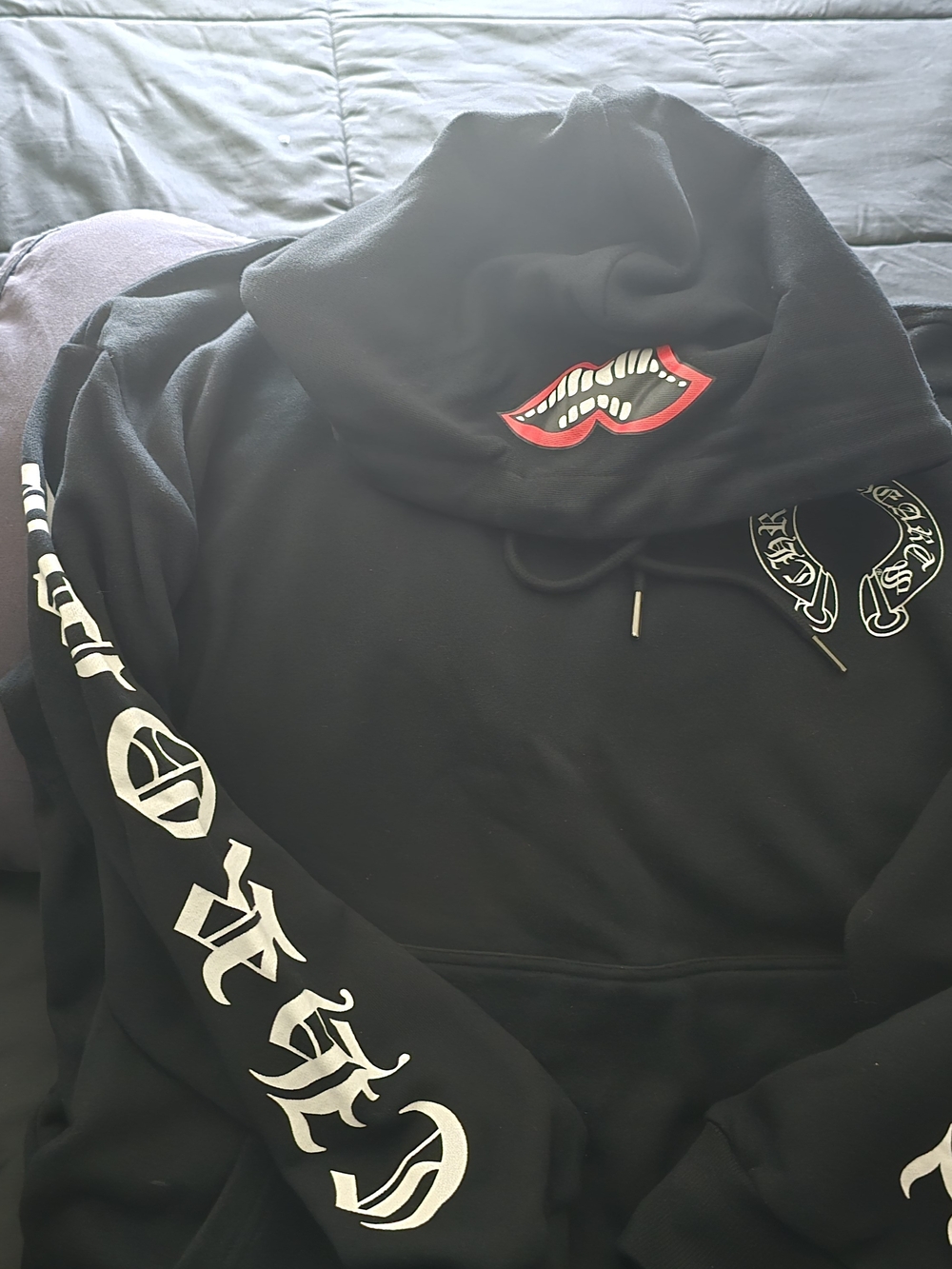 Black Graphic Pullover Hoodie with Red Lip Print